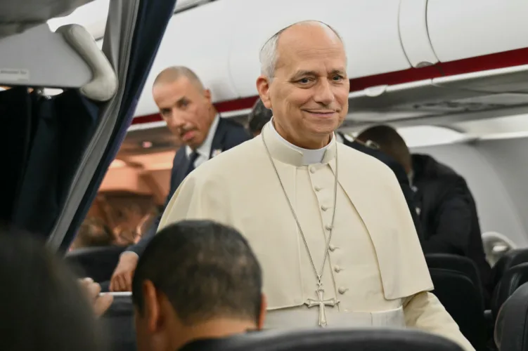 Contradicting Trump, Pope Leo says artificial intelligence safety concerns not 'fake news'